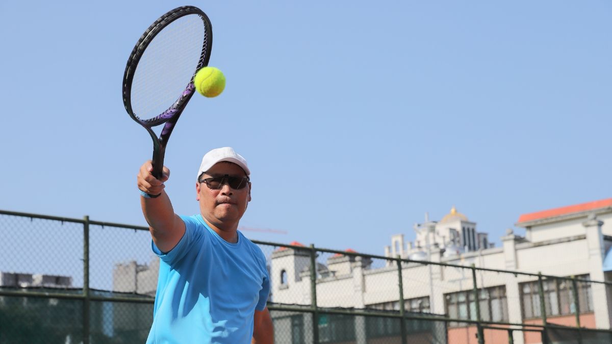Mengenal Padel, Bedanya dengan Tenis dan Cara Memulainya agar Tidak Cedera