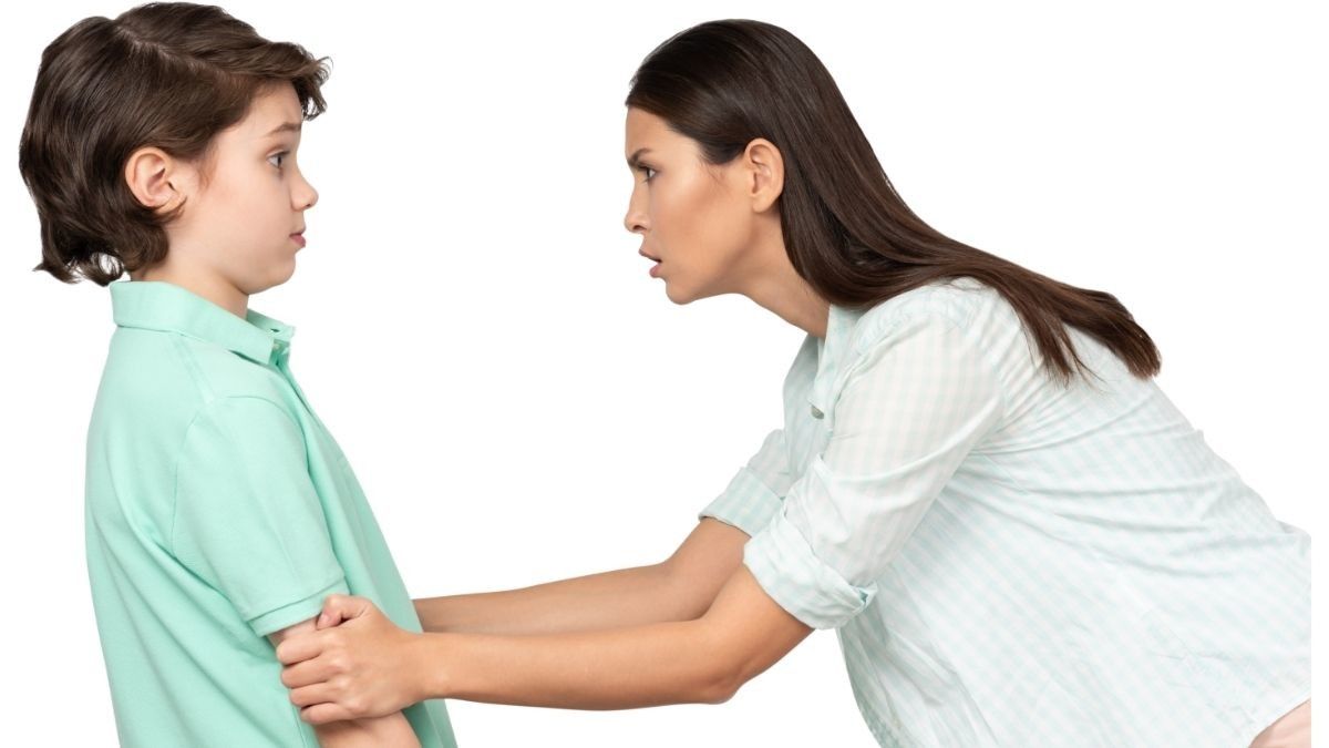 Cara Menghadapi Orangtua yang Tidak Mau Disalahkan