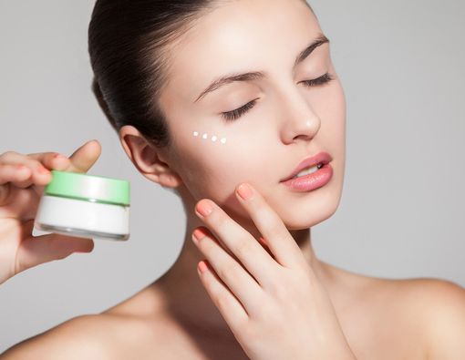 Antara BB Cream dan CC Cream, Mana yang Lebih Aman untuk Kulit?