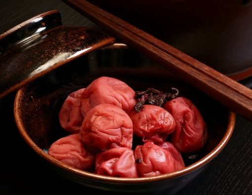 Umeboshi, Benarkah Ampuh Mengatasi Flu? Cek Faktanya!