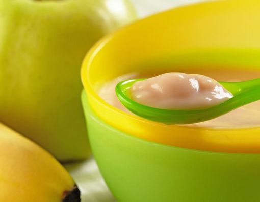 Makanan Padat Pertama untuk si Kecil