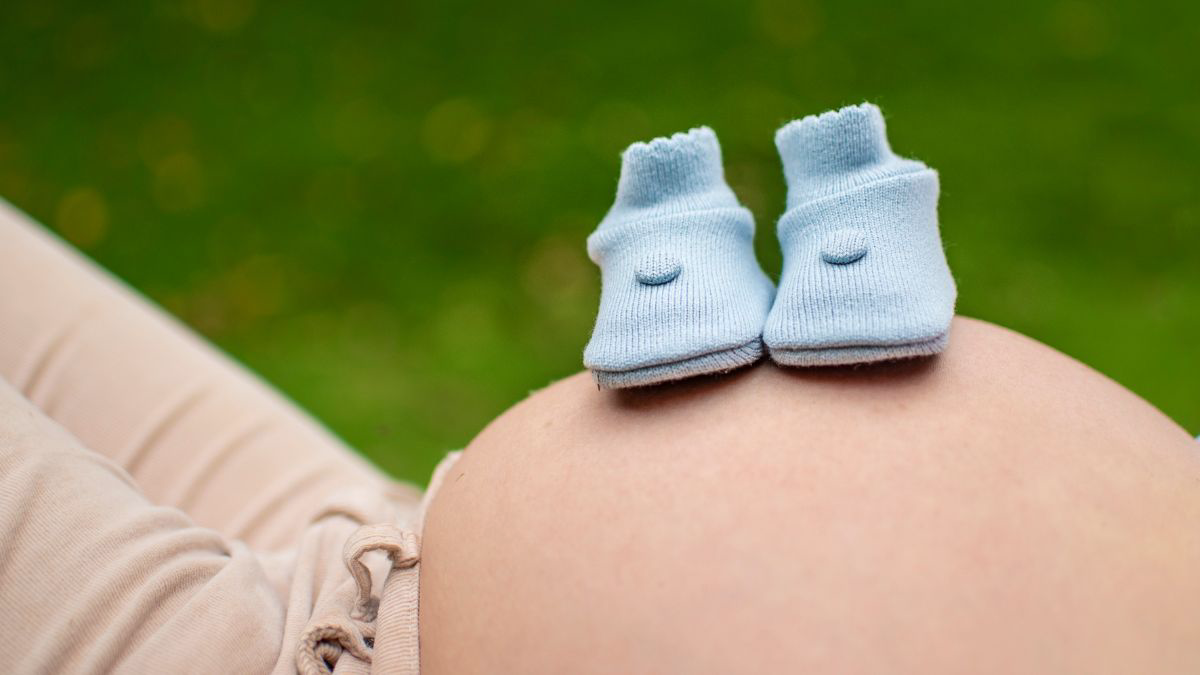 Faktor yang Menyebabkan Perut Ibu Hamil Membesar