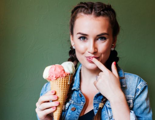 Benarkah Makan Es Krim Saat Haid Picu Kanker Serviks?
