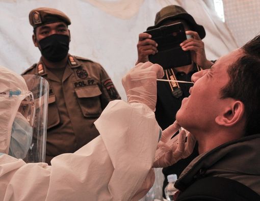 Awas, Risiko COVID-19 Lebih Tinggi pada Orang Bertubuh Pendek