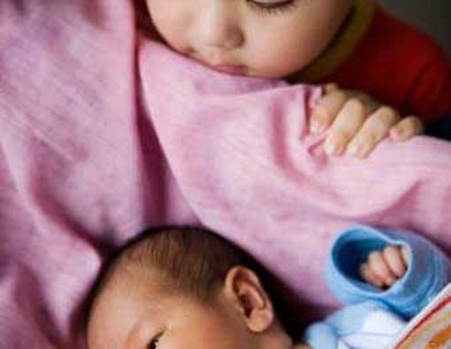 Jarak 2 Tahun Antar Anak Tingkatkan Kecerdasan Otak Bayi