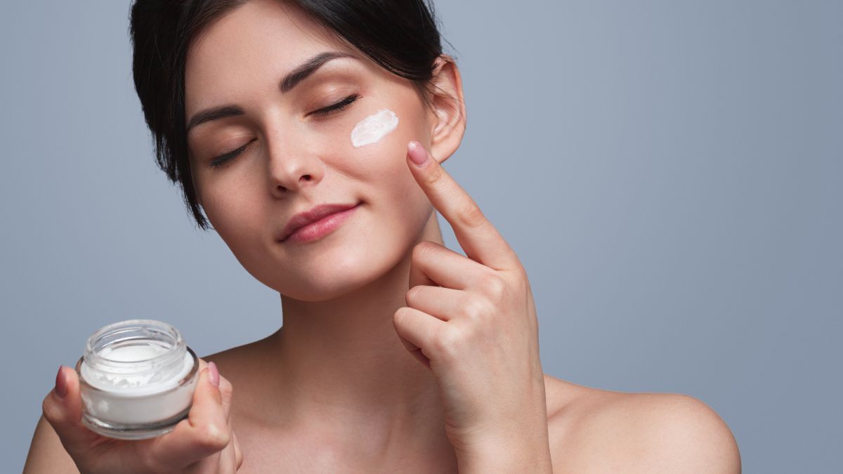 10 Kandungan Skincare untuk Kulit Kering yang Bisa Dicoba