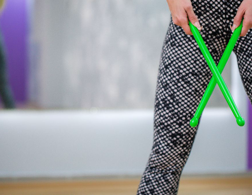 Ketahui Manfaat Pound Fit dan Cara Melakukannya