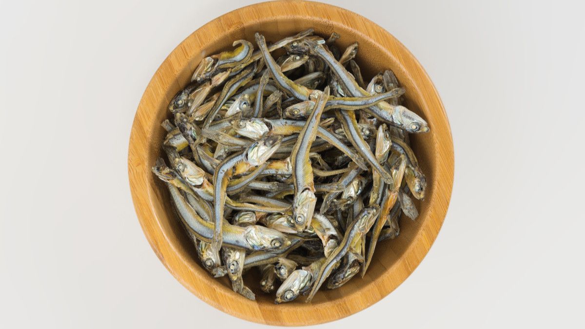 Mengupas Manfaat di Balik Tubuh Mungil Ikan Teri - KlikDokter