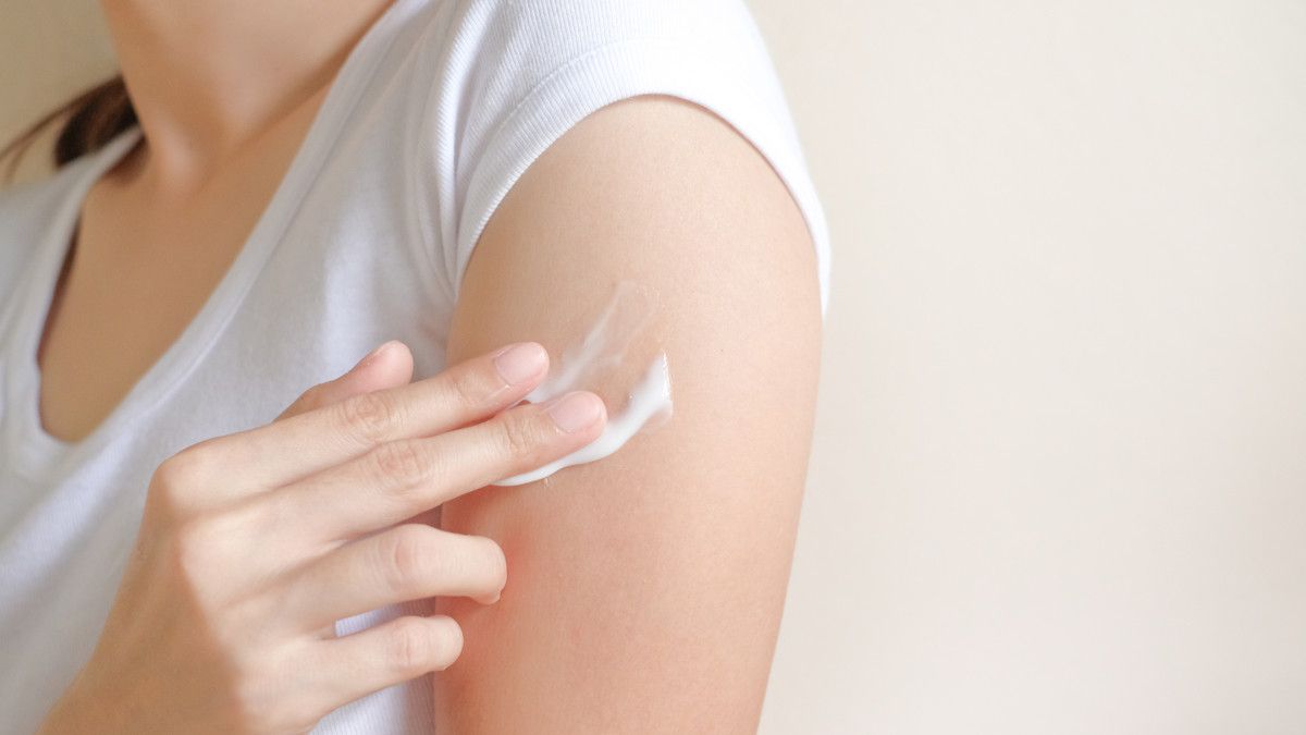 Mana Paling Ampuh Atasi Masalah Kulit: Krim, Losion, atau Salep? (Boszyy Artist/Shutterstock)