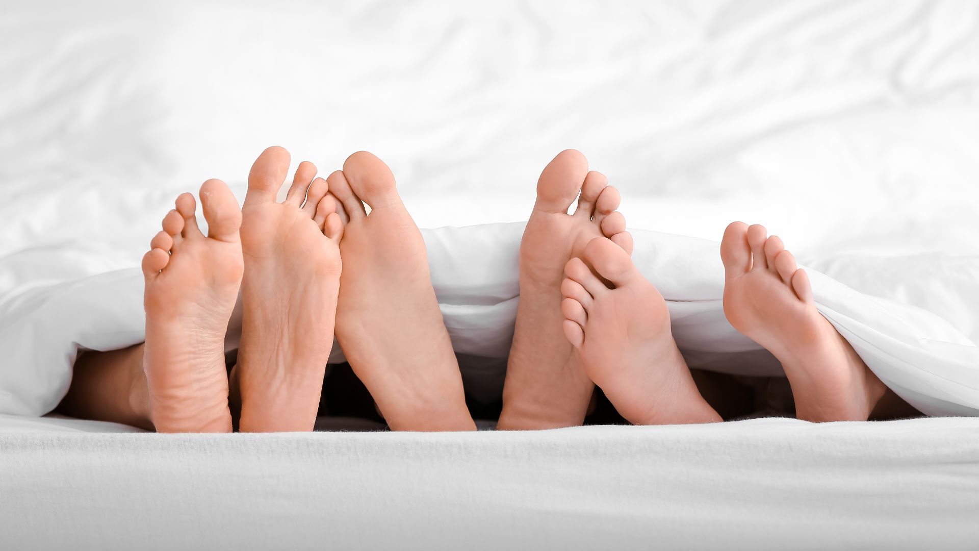 Berniat Seks Threesome? Ketahui Dulu Risikonya