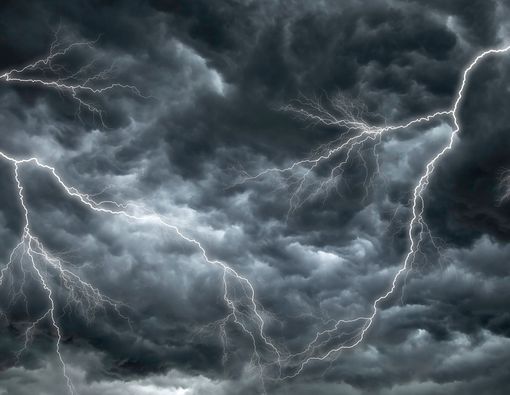 Wajib Tahu, Ini Pertolongan Pertama Saat Tersambar Petir