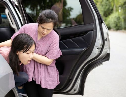 Lakukan Ini Kalau Anak Sering Mabuk Perjalanan