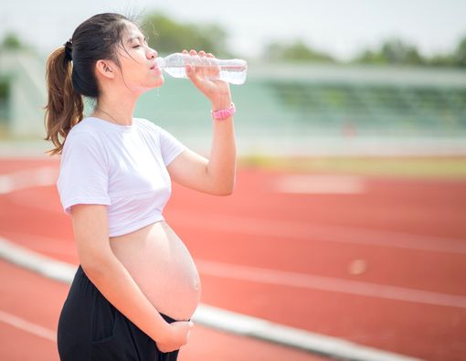 Tips agar Ibu Hamil Bebas Heatstroke akibat Cuaca Panas
