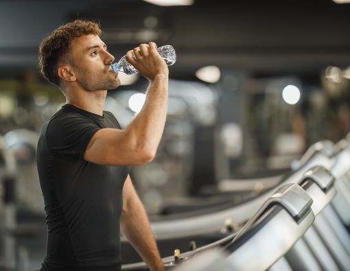 Awas, Kebanyakan Minum Bisa Berdampak Buruk Bagi Ginjal!