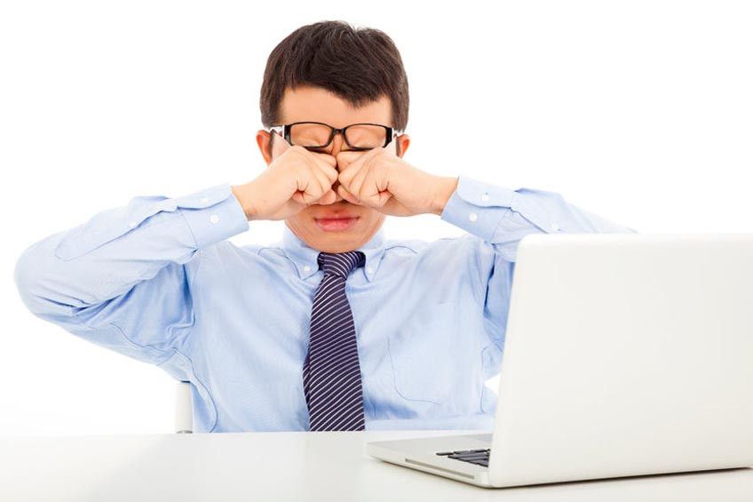 Awas, Bahaya Sering Mengucek Mata!