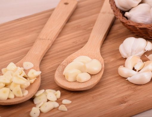 Benarkah Bawang Putih Dapat Mengobati Perut Kembung?