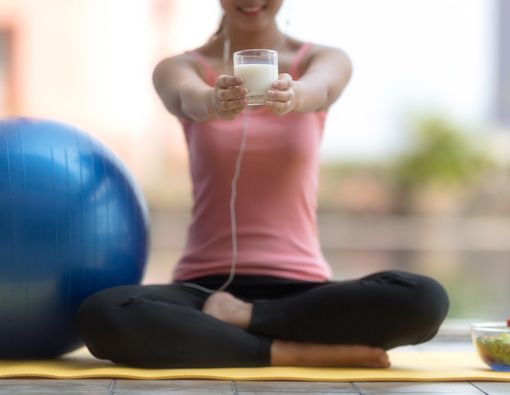 Apa Saja Nutrisi untuk Tetap Bergerak Aktif di Rumah?