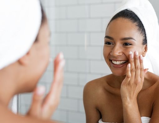 Mengenal Efek Tingling saat Pakai Skincare, Apakah Berbahaya?