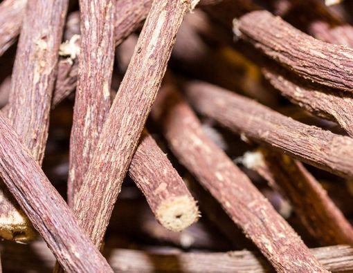 Manfaat Akar Manis (Licorice) untuk Gigi Berlubang