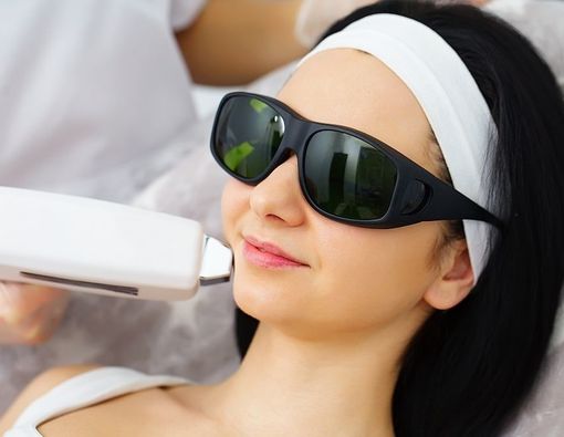 Kulit Cantik dan Sehat dengan Terapi Fotorejuvenasi