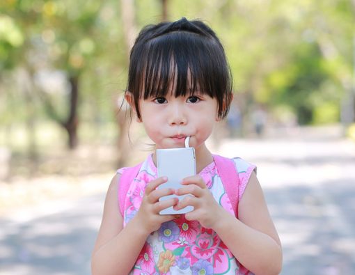 Susu Murni vs Susu UHT, Mana Lebih Baik untuk Anak?