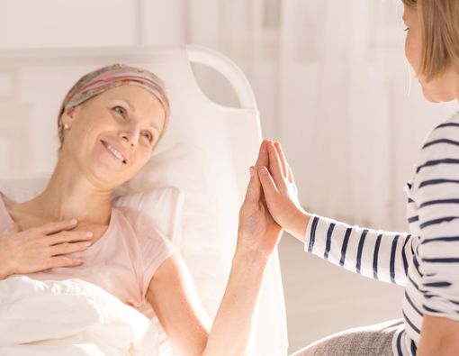 Kena Penyakit Keras? Ini Cara Menjelaskannya pada Anak