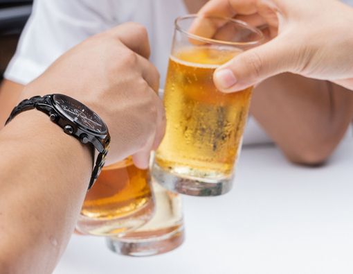 Fakta di Balik Mitos Keliru seputar Minuman Beralkohol