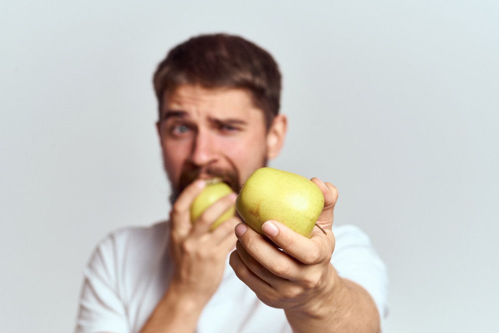 Alasan Mantan Perokok Perlu Makan Apel dan Tomat