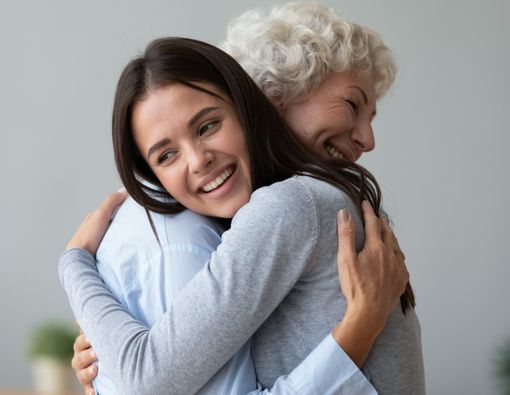 Manfaat Pelukan sebagai Obat untuk Penderita Gangguan Bipolar