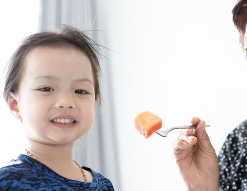 Cara Menyamarkan Bau Pepaya Agar Anak Mau Memakannya