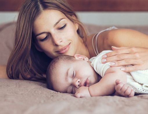 Berapa Lama Sebaiknya Bayi Tidur dalam Sehari?