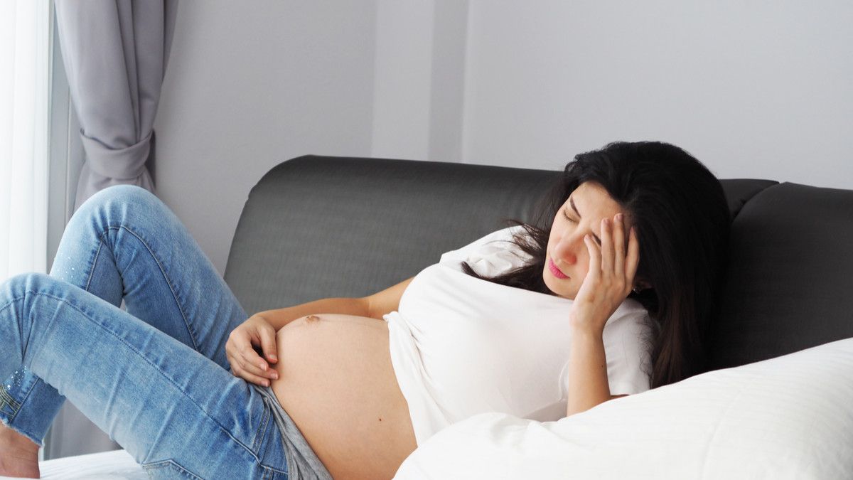 Kenali 6 Tanda Ibu Hamil Kekurangan Cairan