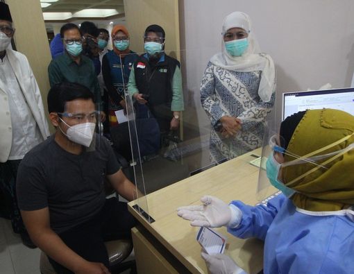 Alasan Lansia Tidak Jadi Prioritas Utama Vaksin COVID-19