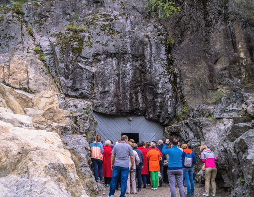 Tips Aman dan Sehat Saat Wisata Gua