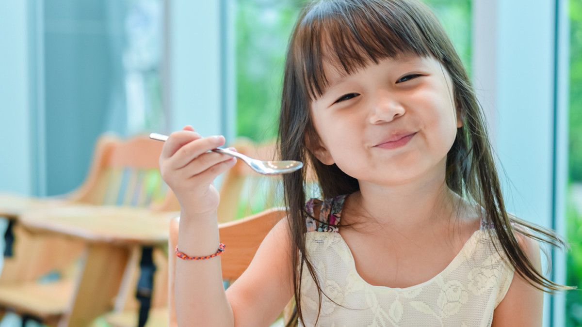 Ini Alasan Anak Suka Makan Banyak, Normalkah?