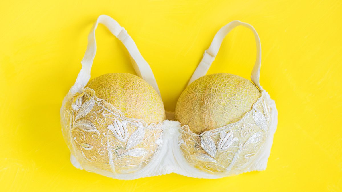 Perlukah Mencukur Bulu yang Tumbuh di Payudara?