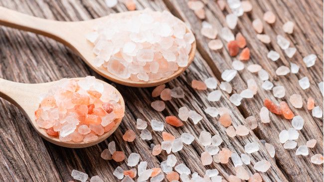 Perbedaan Sea Salt dan Pink Salt dengan Garam Biasa