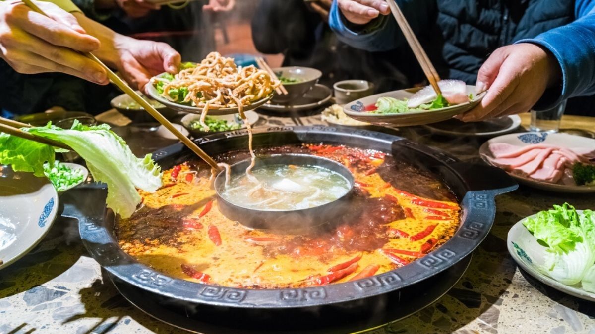9 Orang di Hongkong Terinfeksi Virus Corona setelah Berbagi Makanan!