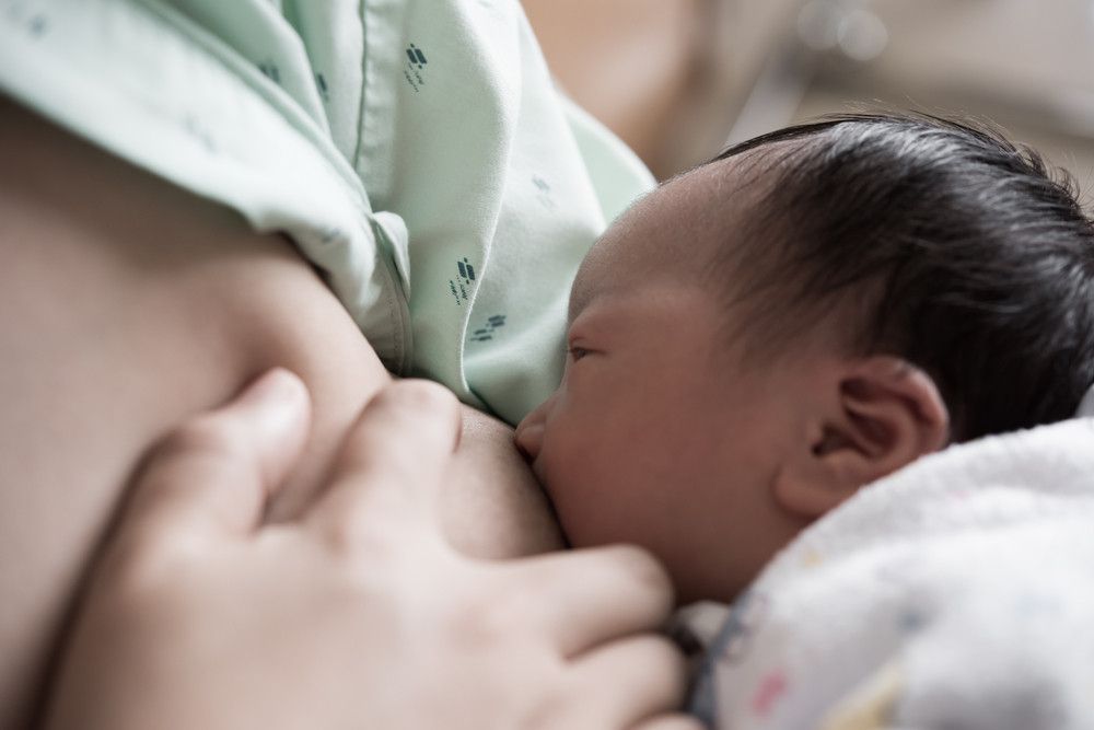 Bolehkah Menyusui Bayi Saat Ibu Sedang Kena Cacar Air