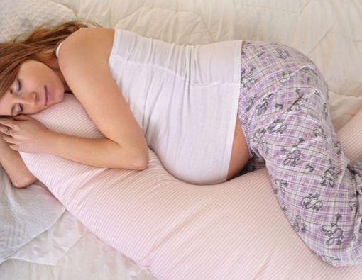 Posisi Tidur Terbaik untuk Anda yang Hamil Tua