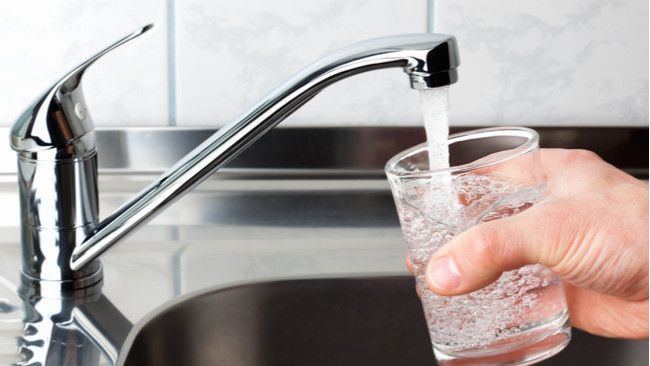 Telanjur Minum Air Mentah, Apa yang Mesti Dilakukan?