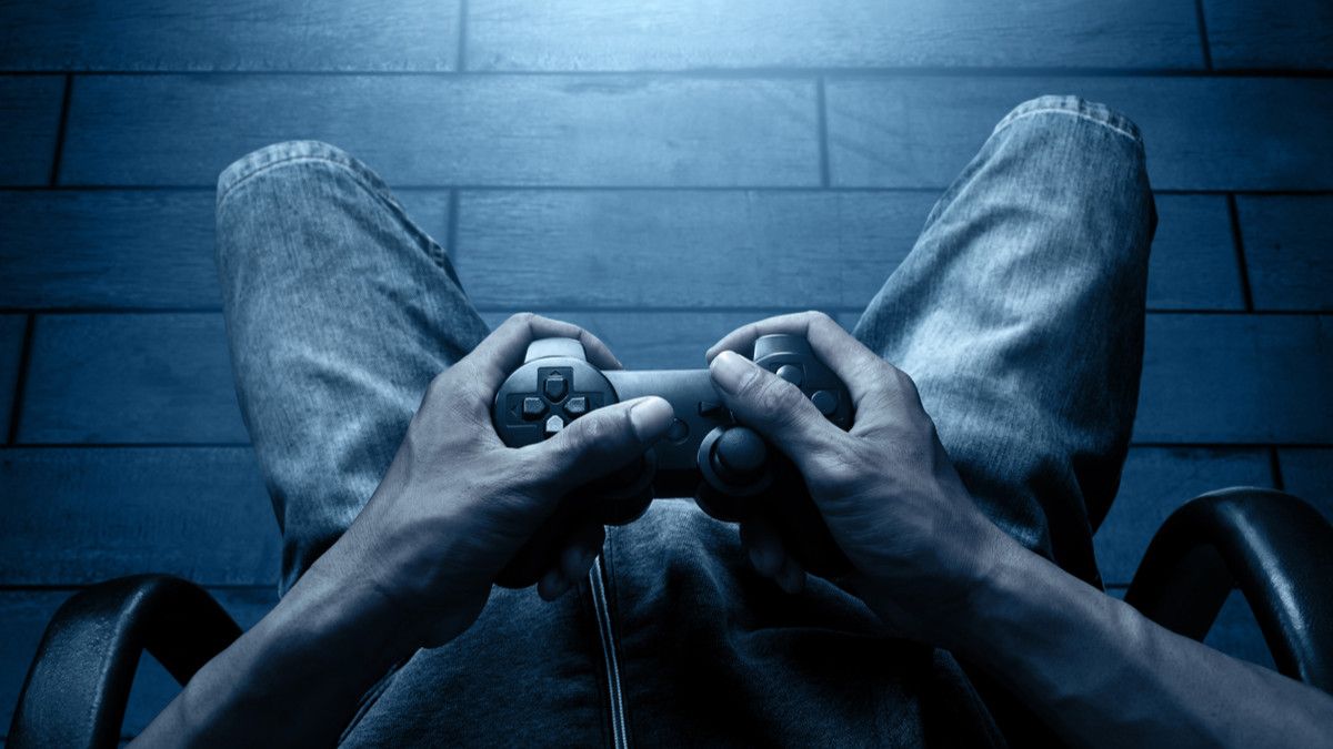 Waspada, Kelamaan Main Game Saat Karantina Picu Penggumpalan Darah!