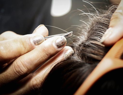 Mencabut Uban Bikin Rambut Putih Tambah Banyak?