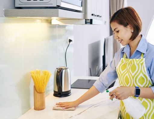 Virus Bertahan di Udara dan Permukaan Benda, Disinfektan yang Efektif Solusinya