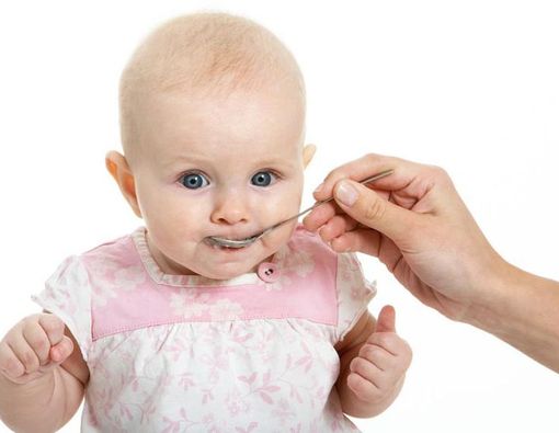 Memberikan ASI Perah Menggunakan Sendok, Bolehkah?