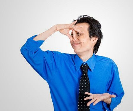 Cara Jitu Menghilangkan Bau Mulut Membandel di Kantor