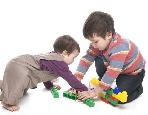 Tak Mau Berbagi, Apa Penyebab Balita Cenderung Pelit?