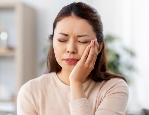 Cara Mencegah Gusi Bengkak yang Mudah Dilakukan