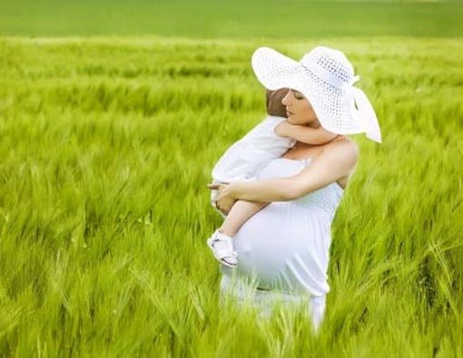 Bolehkah Menyusui Saat Hamil?