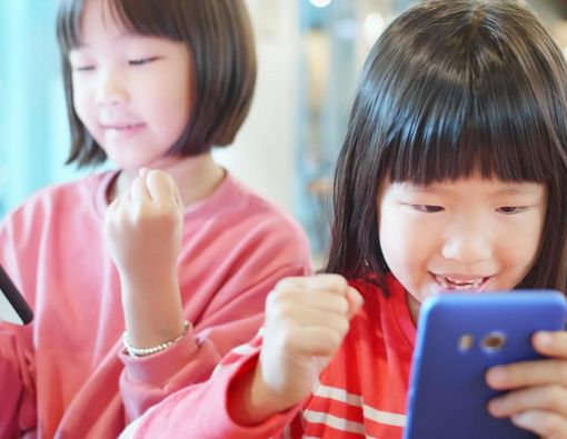 Awas, Anak Sering Main Gawai Jadi Gampang Pusing